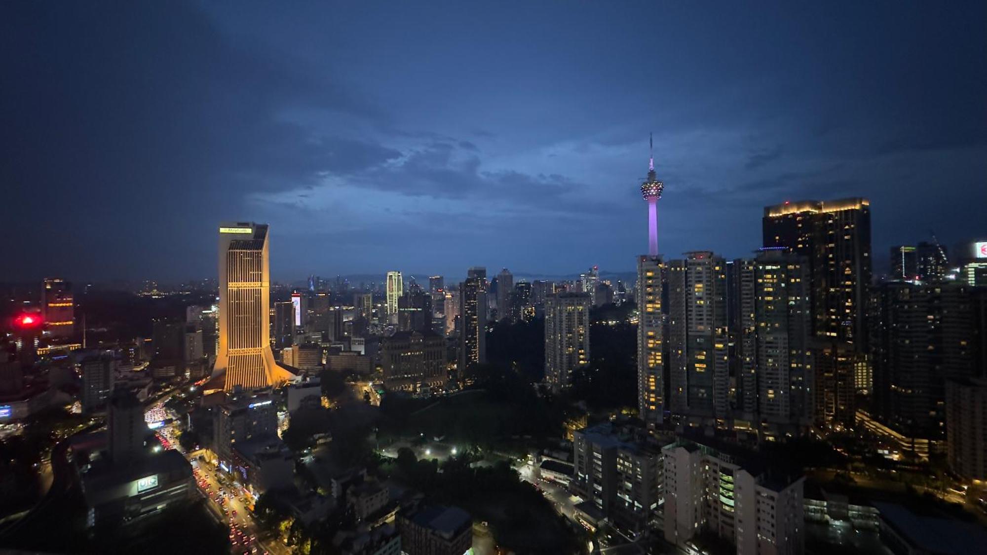 Balcony Cityscape Iii The Robertson 41f * Kuala Lumpur